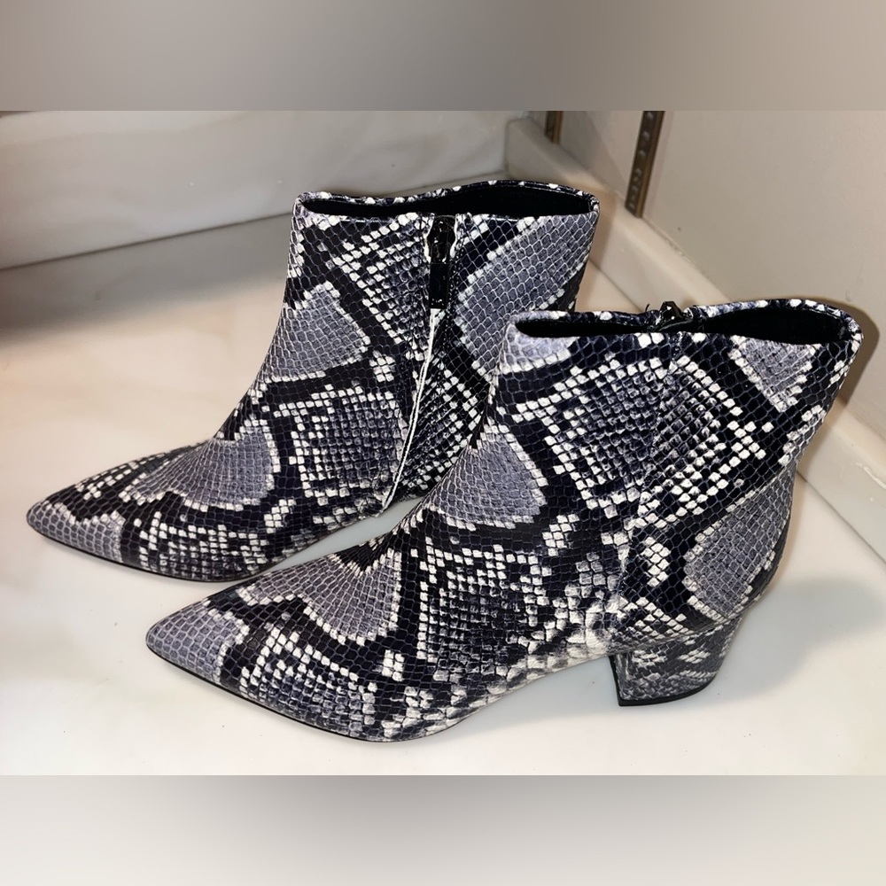 NWOT Marc Fisher Ltd JARLI Snakeskin-look Booties, Size 7.5